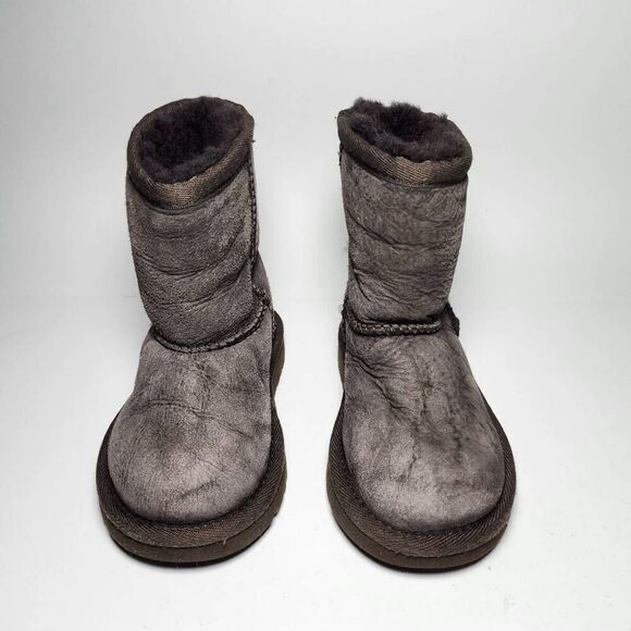 UGG Toddler's Classic Casual Suede Slip On Boots size 7 Chocolate Brown - Picture 1 of 6